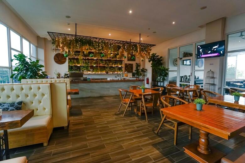Deli Hotel