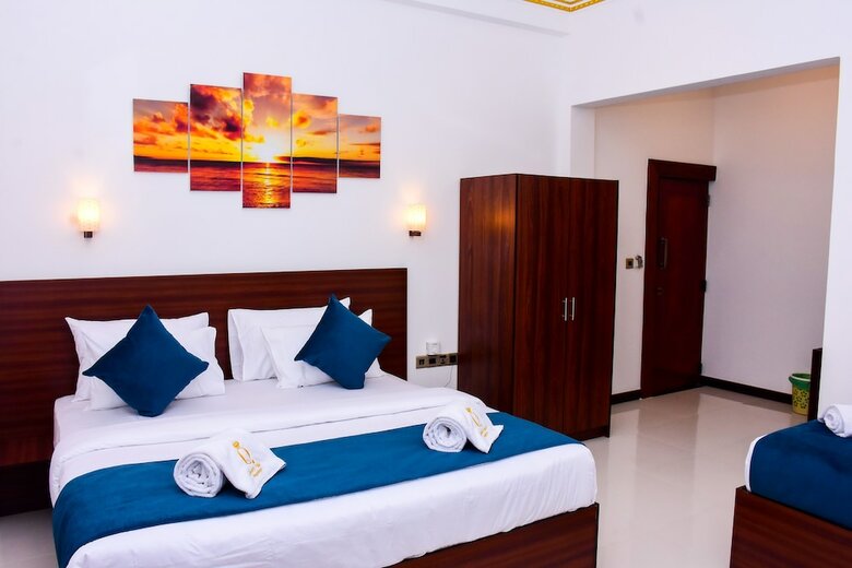 Hotel Negombo New Queen's Palace