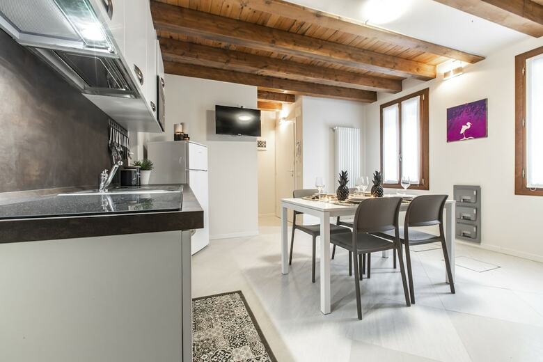 Venetian Superior Apartment R&r