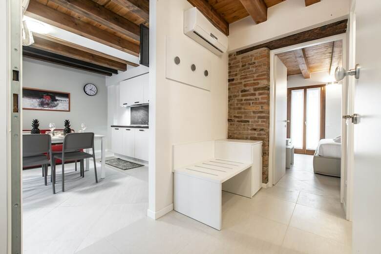 Venetian Superior Apartment R&r