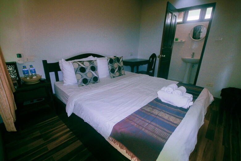 Hotel Y Not Lao Villa