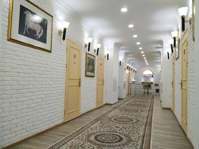 Hotel Marakand Palace