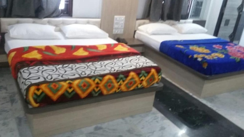 Hotel Divya Palace & Restaurent