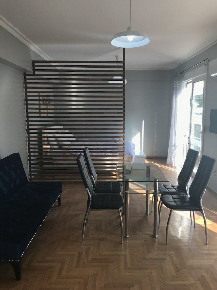 City Life Apartment In Athens Heart