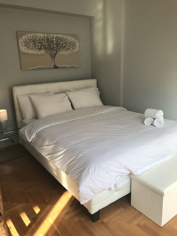 City Life Apartment In Athens Heart