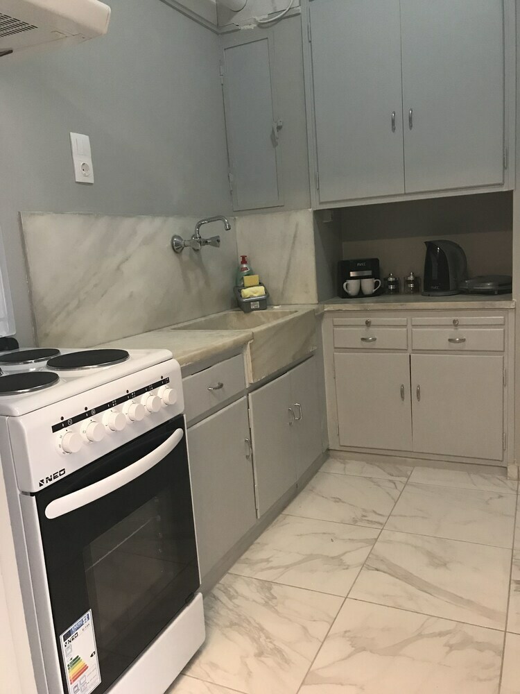 City Life Apartment In Athens Heart