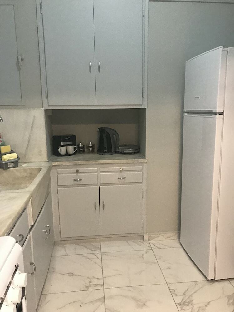 City Life Apartment In Athens Heart