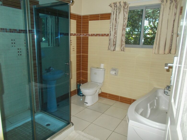 Waterfalls Hotel