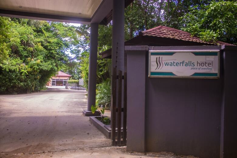 Waterfalls Hotel