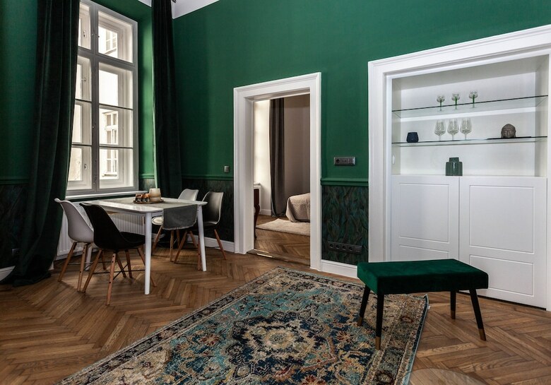 Luxury Central Apartment