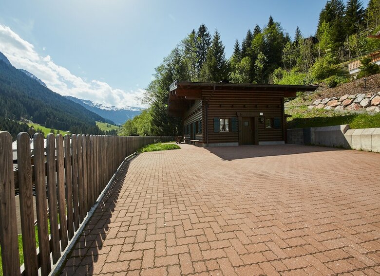 Mountain & Valley Lodge
