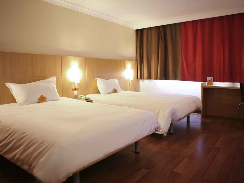 Ibis Tianjin Railway Station Hotel