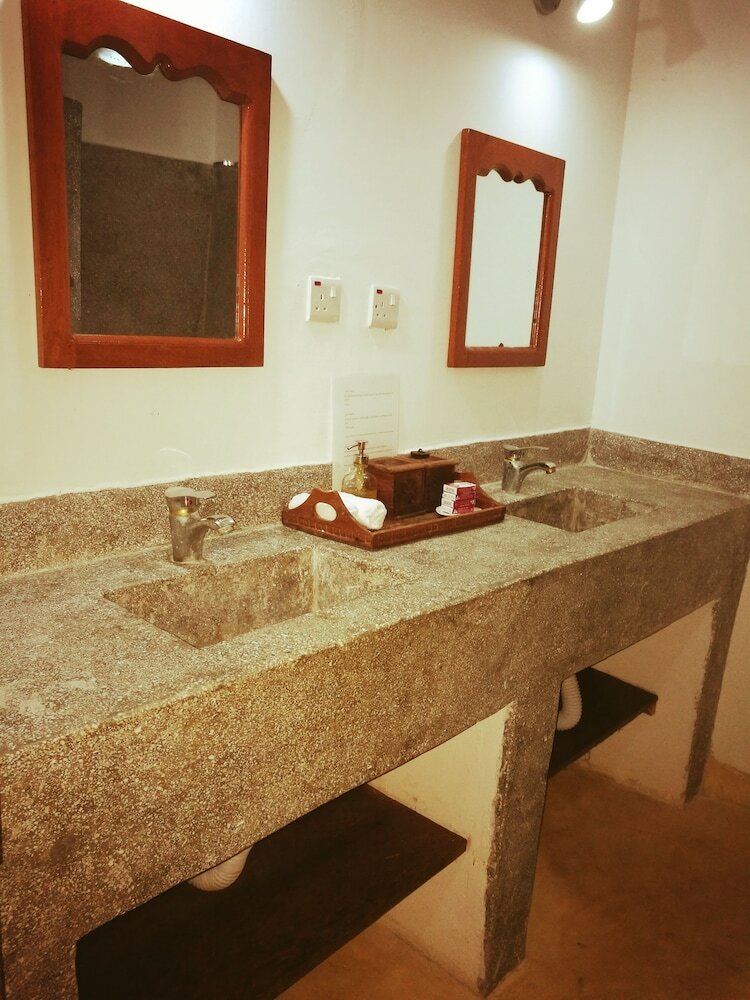 Villa Raha Lodge