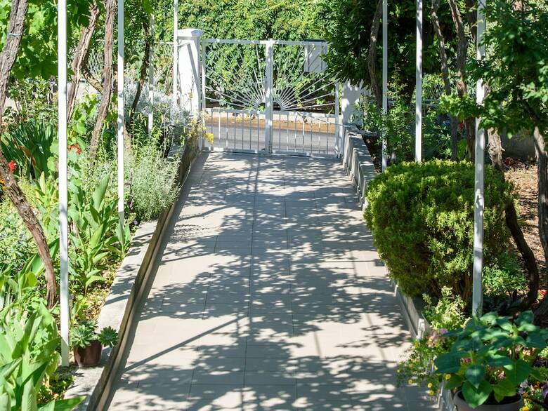 Apartments Beba - Peaceful Location
