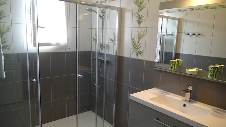 Bed & Breakfast Le Cabanon de R�gine - Chambre D'h�tes