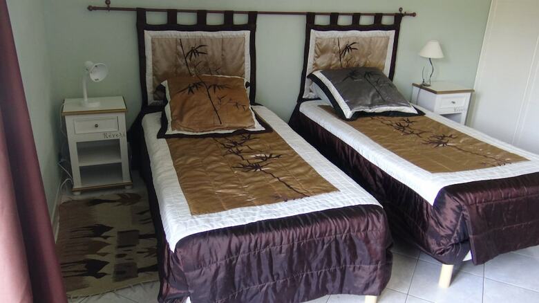 Bed & Breakfast Le Cabanon de R�gine - Chambre D'h�tes