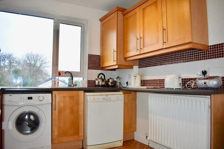 2 Bedroom Apartment 1 Bathroom
