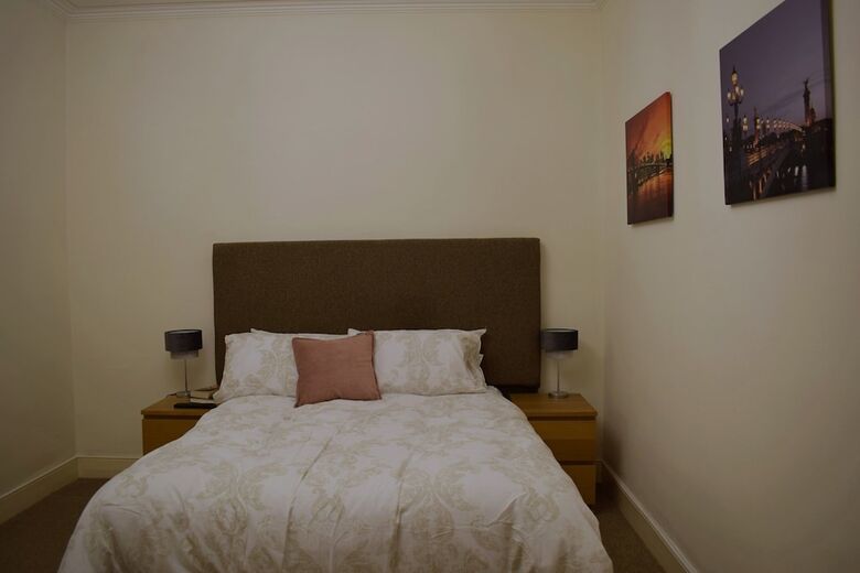 North London Spacious 2 Bedroom Apartment