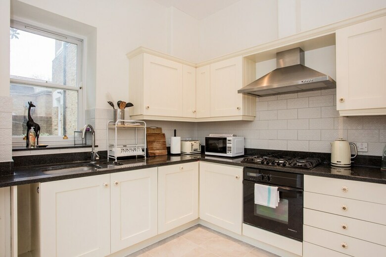Apartamentos Spacious 2 Bedroom Flat With Garden