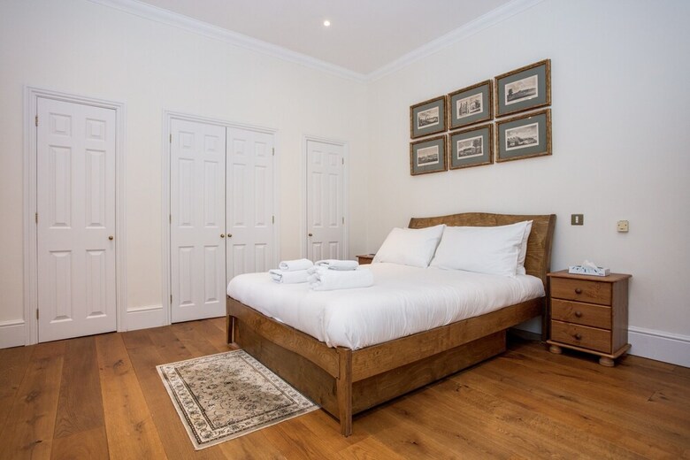 Apartamentos Spacious 2 Bedroom Flat With Garden