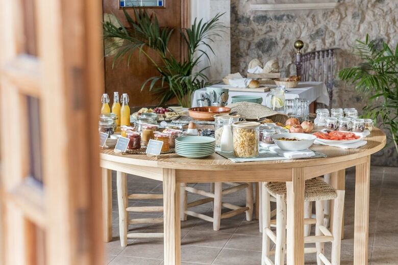Bed & Breakfast Curolla Petit Hotel