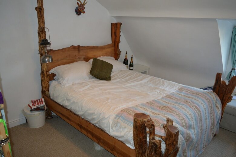 Top Floor Central 2 Bedroom Apartment