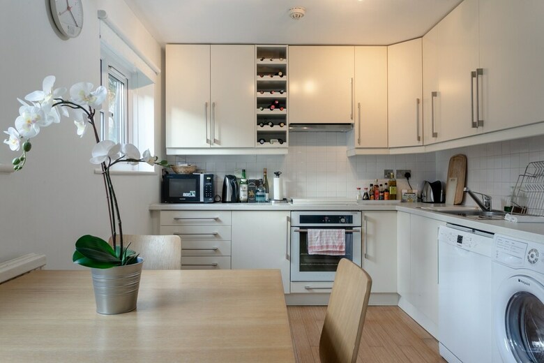 Elephant And Castle 2 Bedroom Apartment