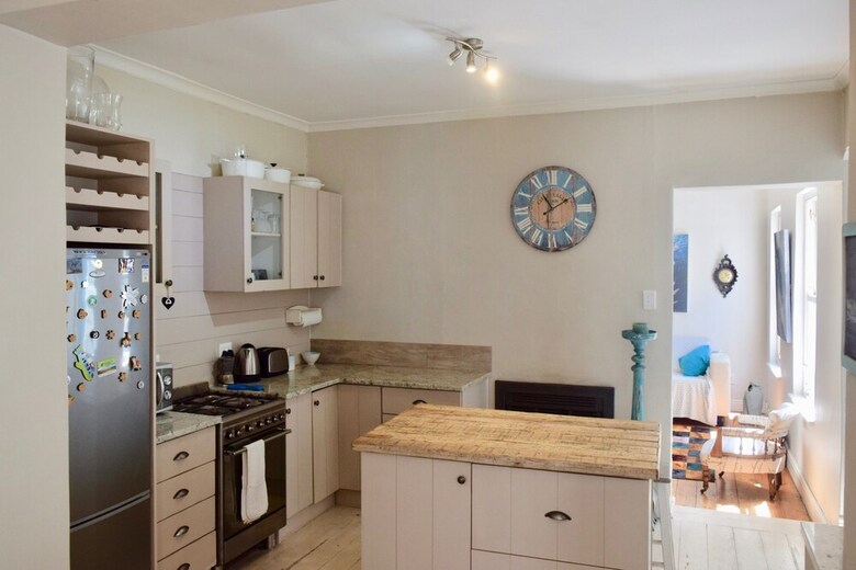 2 Bedroom Home With Private Garden