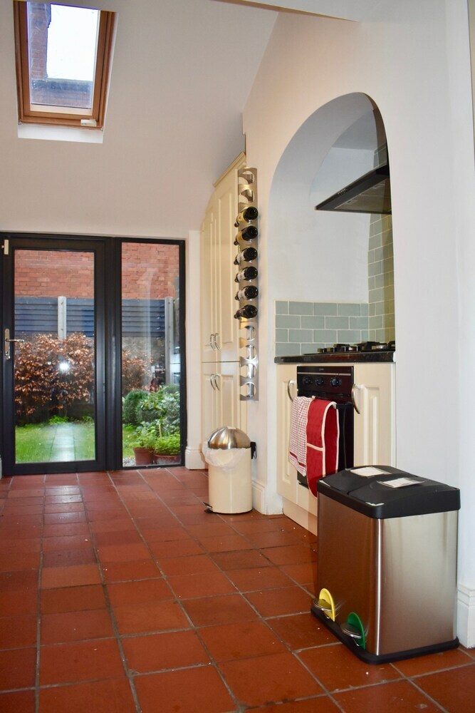 Beautiful 3 Bedroom Terraced House With Garden