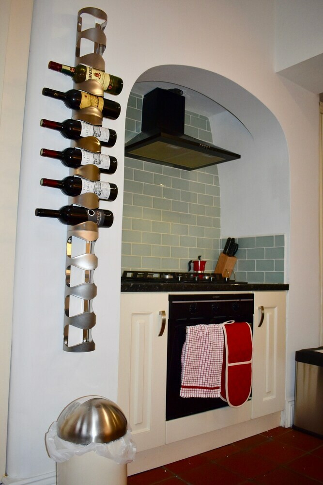 Beautiful 3 Bedroom Terraced House With Garden
