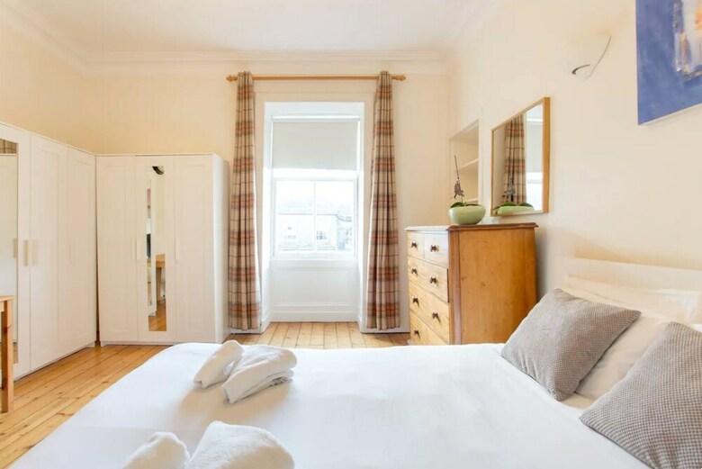 Apartamentos Spacious Traditional 3 Bedroom Flat In New Town