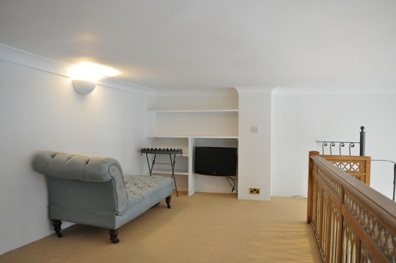 2 Bedroom Apartment In Great Location