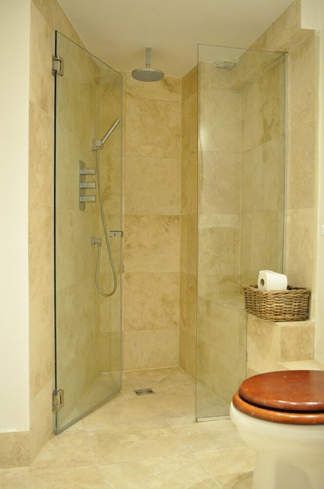 2 Bedroom Apartment In Great Location