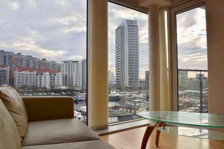 Canary Wharf 2 Bedroom Apartment With Amazing Views