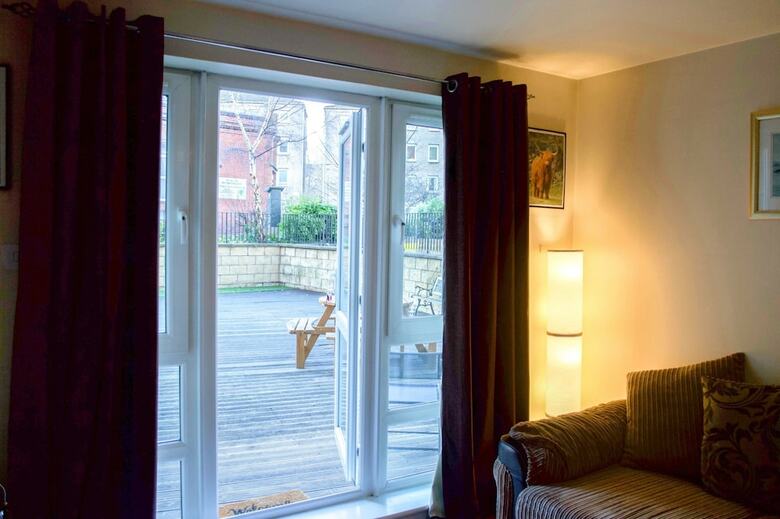 Apartamentos Bright 2 Bedroom Flat With Patio