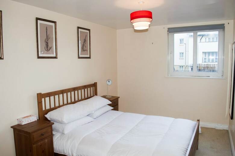 Apartamentos Bright 2 Bedroom Flat With Patio