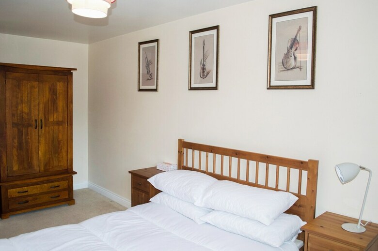 Apartamentos Bright 2 Bedroom Flat With Patio