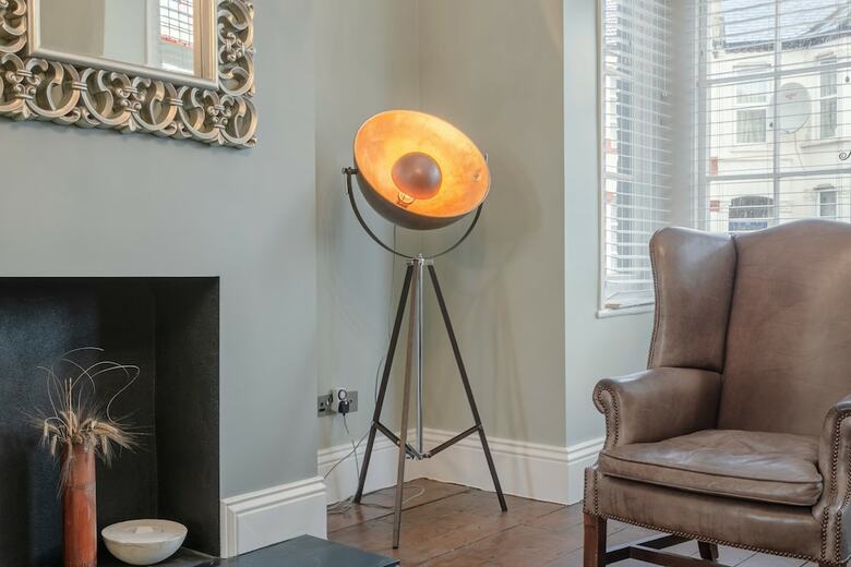 4 Bedroom Victorian House Near Notting Hill