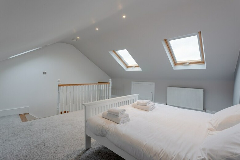 4 Bedroom Victorian House Near Notting Hill