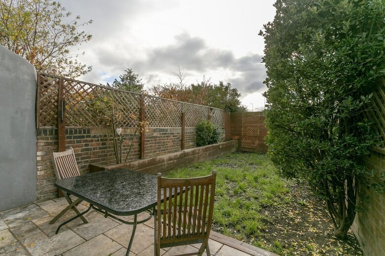 4 Bedroom Victorian House Near Notting Hill