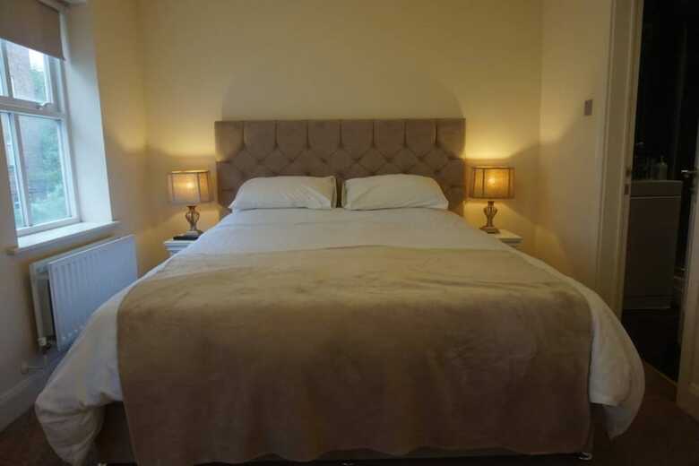 2 Bedroom Mews House In Maida Vale