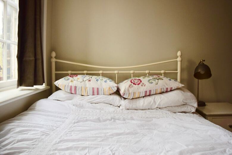 1 Bedroom Historic Cottage In Kentish Town
