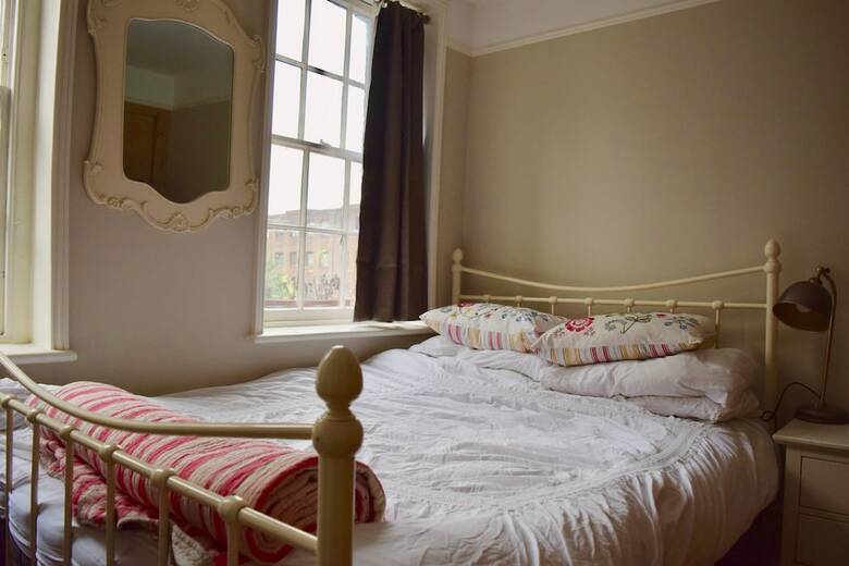 1 Bedroom Historic Cottage In Kentish Town