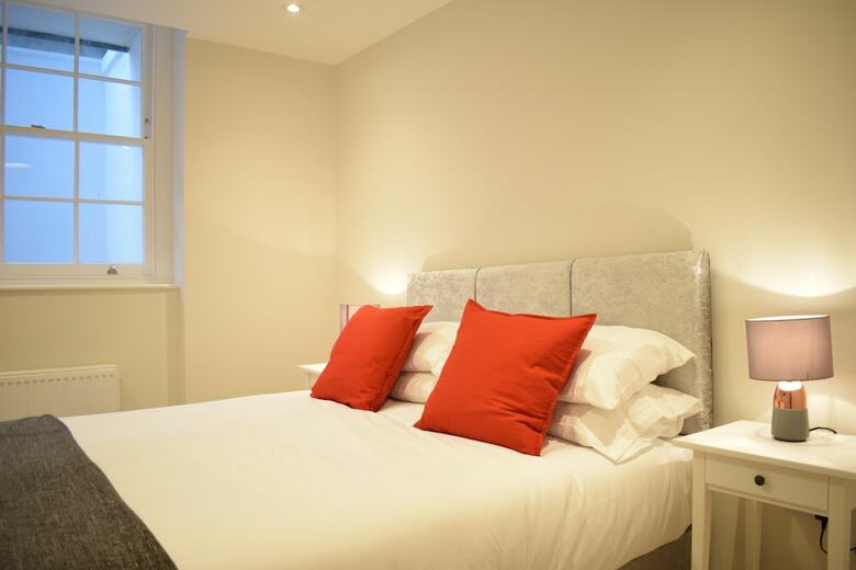 Modern 2 Bedroom Pimlico Apartment