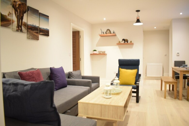 Modern 2 Bedroom Pimlico Apartment