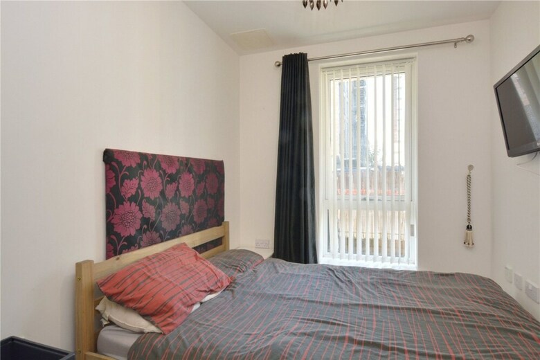 2 Bedroom Flat In Greenwich