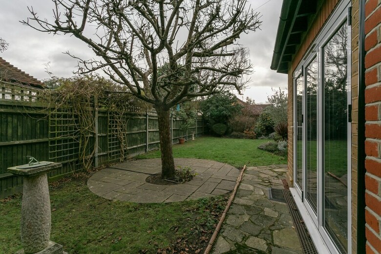 Victorian Coach House In Wimbledon