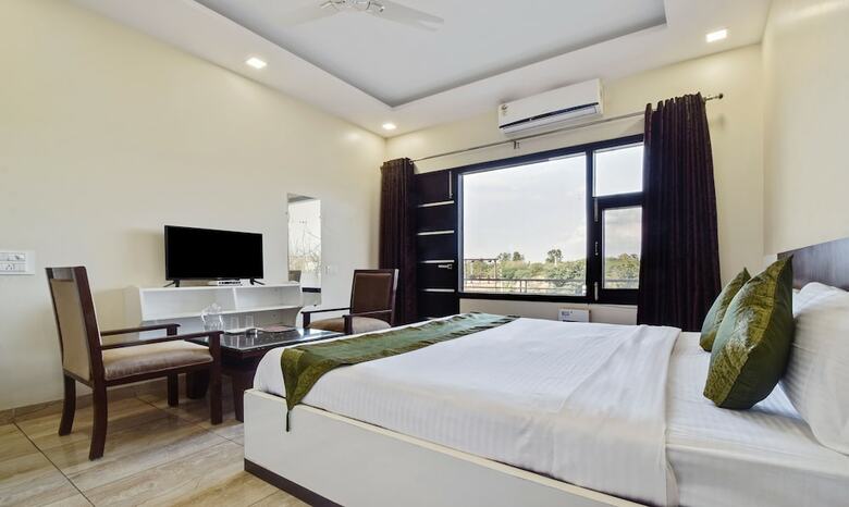 Hotel Treebo Shashank Villa