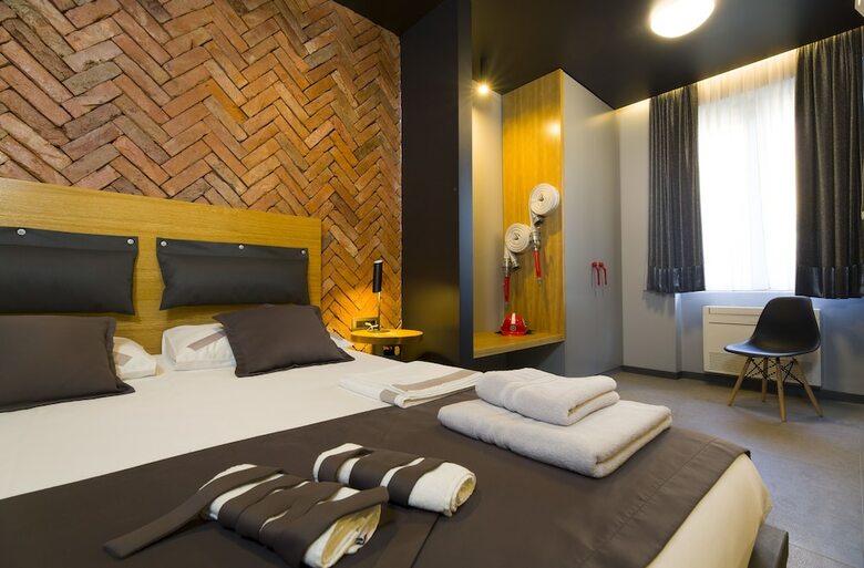 Hotel Split Industrial Design Rooms