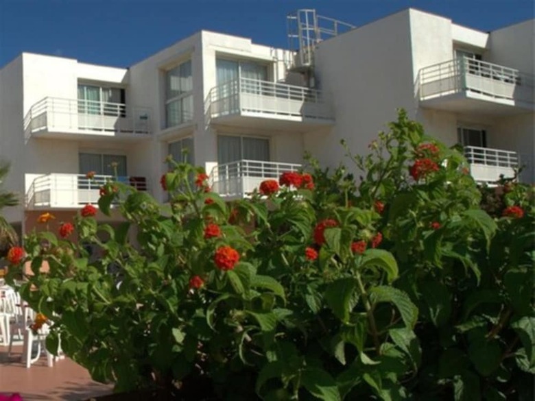 Hotel Village Vacances Des Rives Des Corbieres